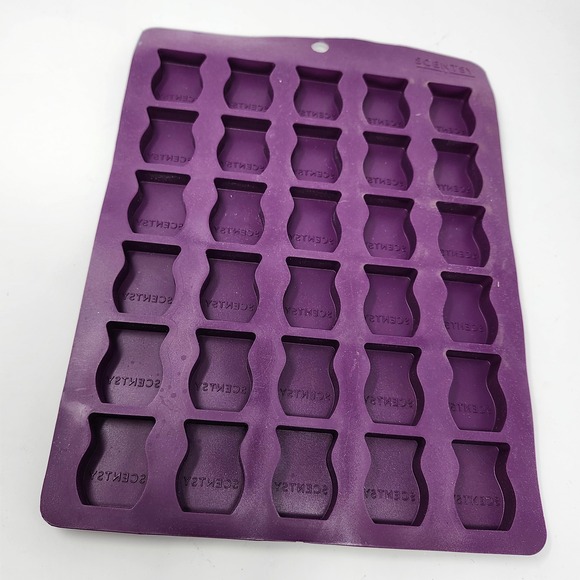 Scentsy Wax Melt Mold Tray Silicone 24 Cavity Purple‎ - Picture 1 of 3